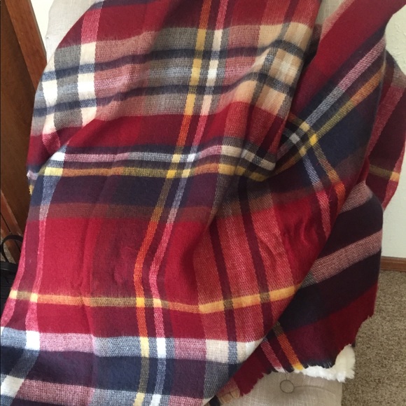 Nordstrom blanket scarf plaid - Picture 2 of 2